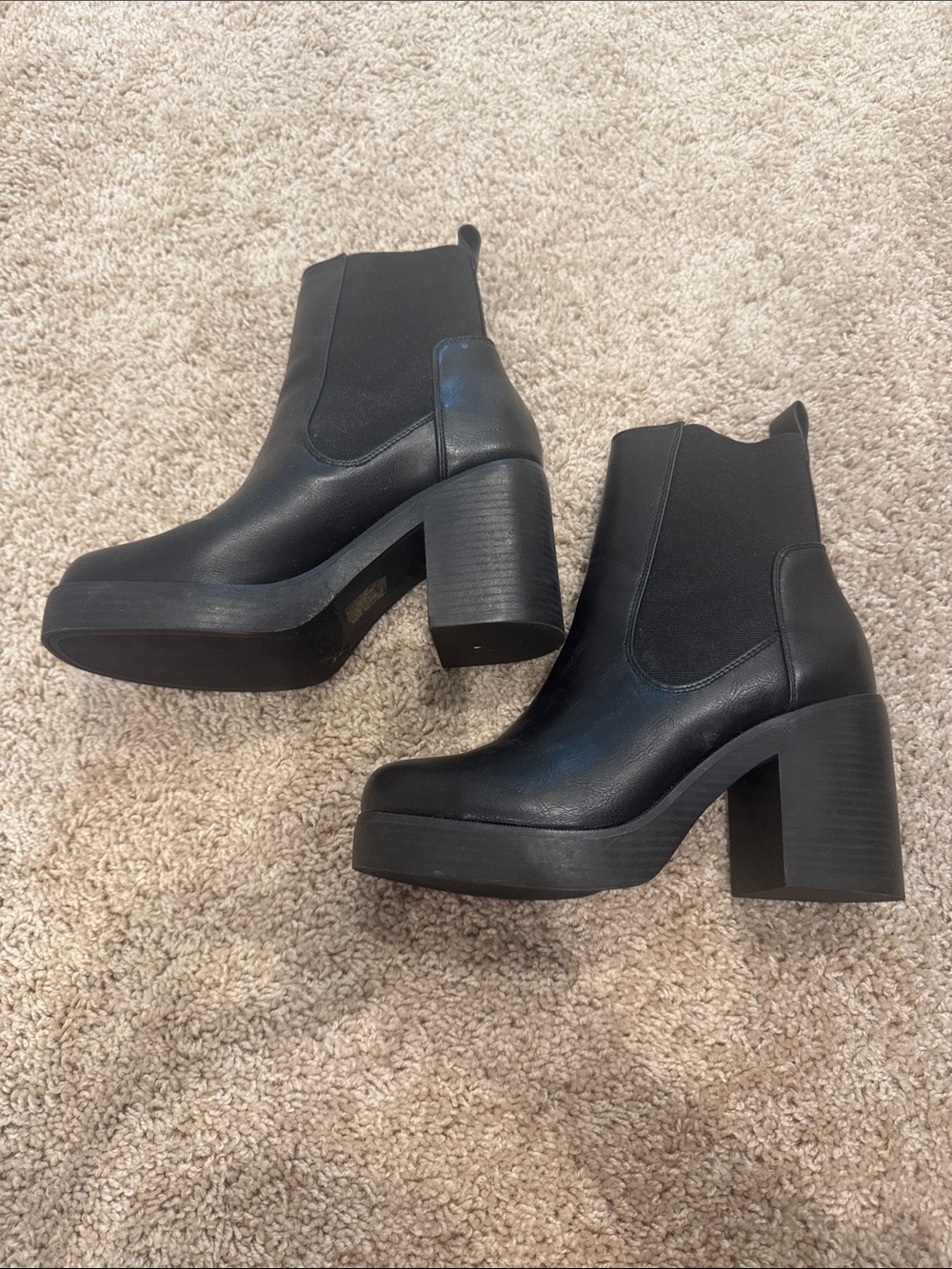 Women’s Black Platform Chelsea Ankle Boots - Classic Block Heel
